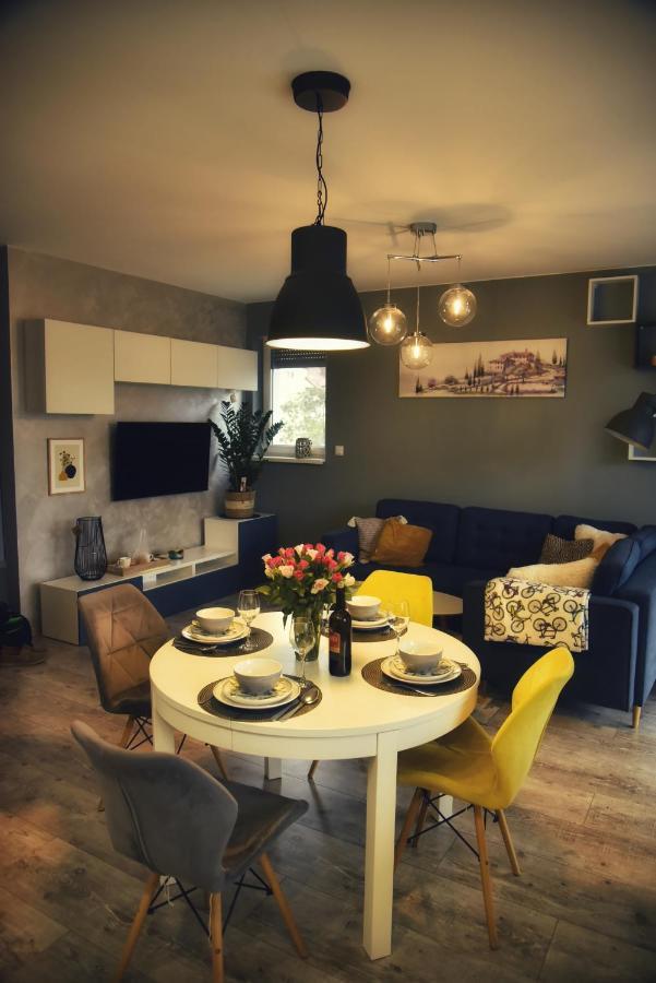 Appartement Apartament Na Zielonej Z Tarasem à Piła Extérieur photo