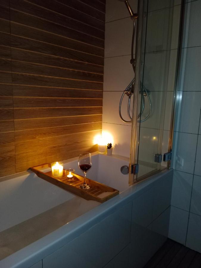 Appartement Apartament Na Zielonej Z Tarasem à Piła Extérieur photo